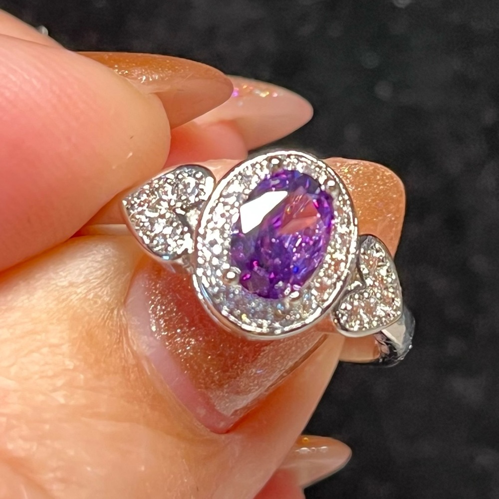 Purple amethyst and cubic ring in silver tone